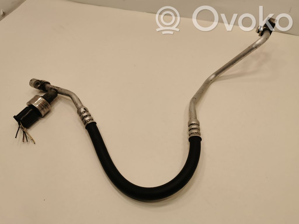 Air conditioner pipe(s) / hose(s)