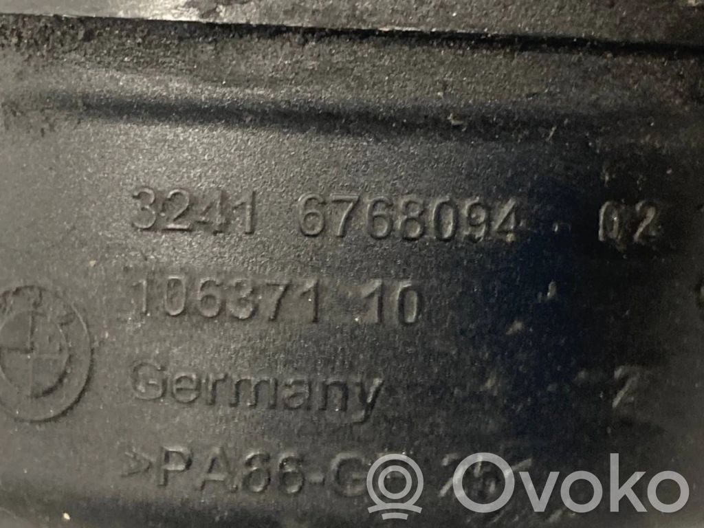 Stūres pastiprinātāja šķidruma tvertne