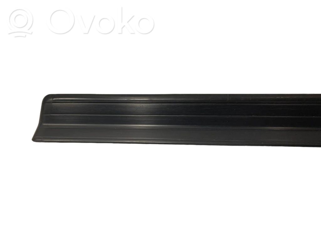 Front sill trim (inner)