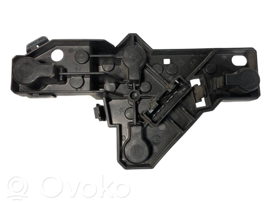 Rear lamp cover holder
