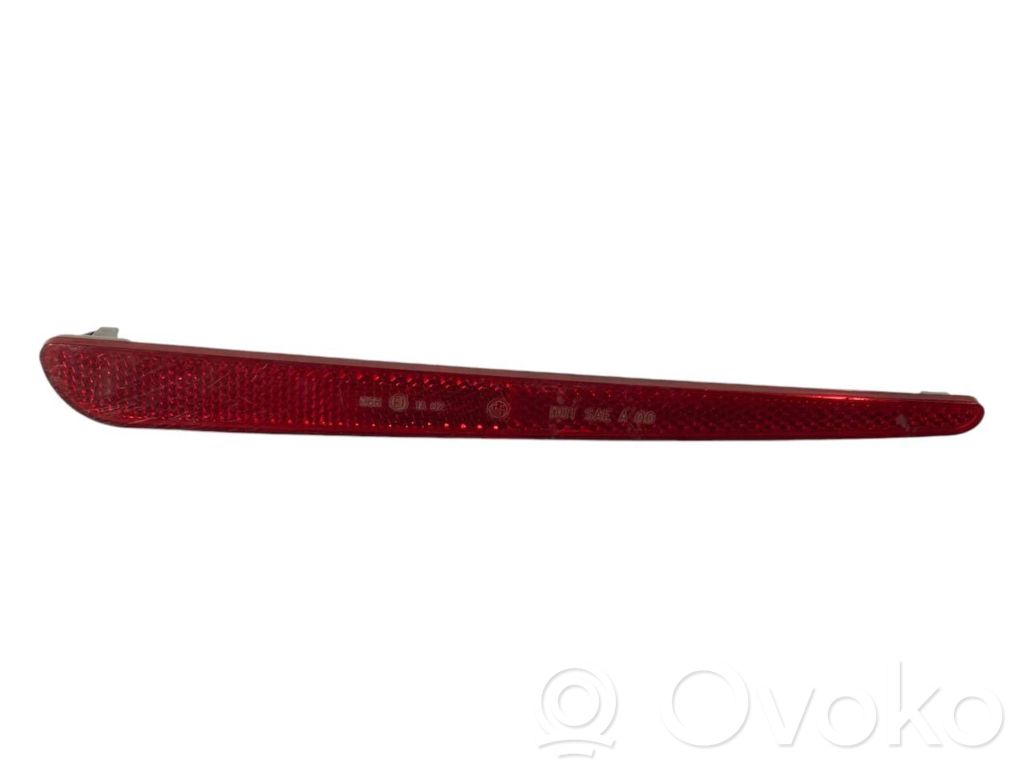 Aizmugurē atstarotājs