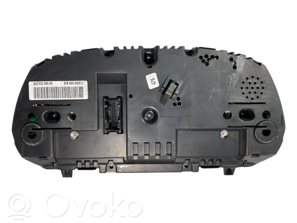 Speedometer (in the instrument panel)