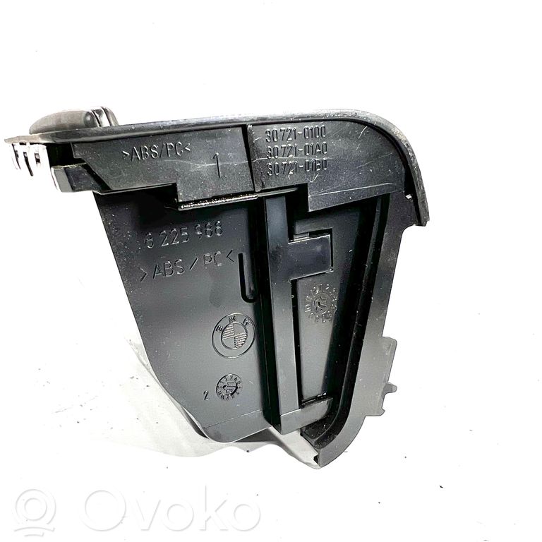 Pelnutrauks (aizmugurē)