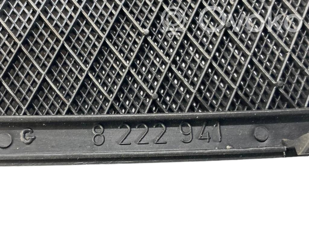 Rear speaker trim