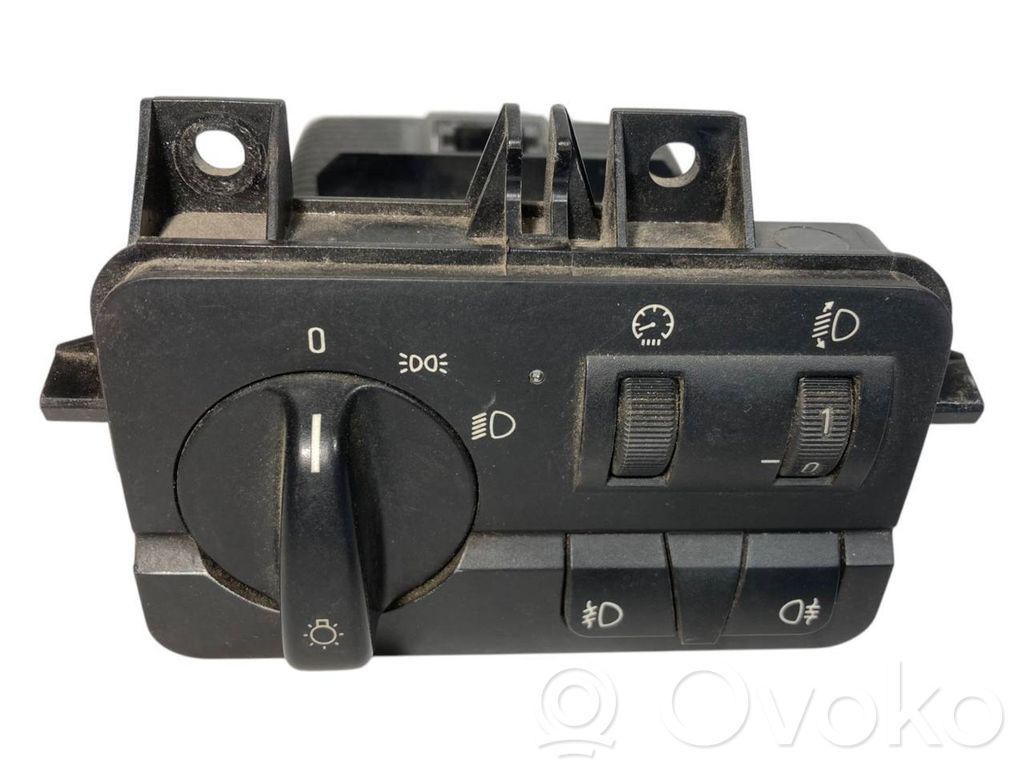 Headlight switch