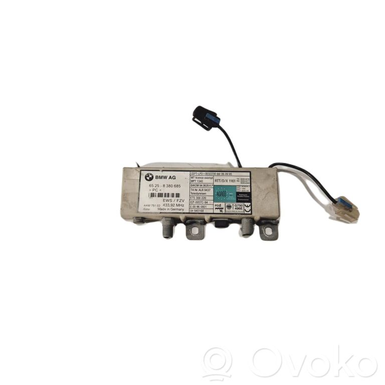 Antenas vadības bloks