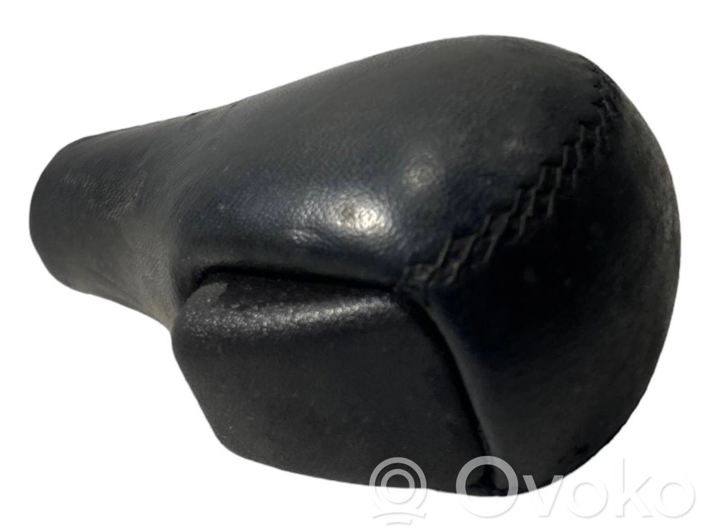 Ātrumu pārslēgšanas sviras dekoratīvā apdare (āda, uzgalis)