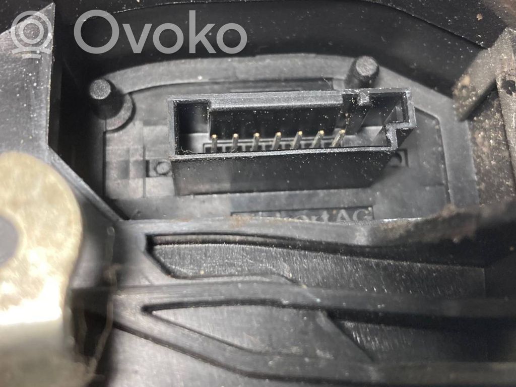 Aizmugurē slēdzene