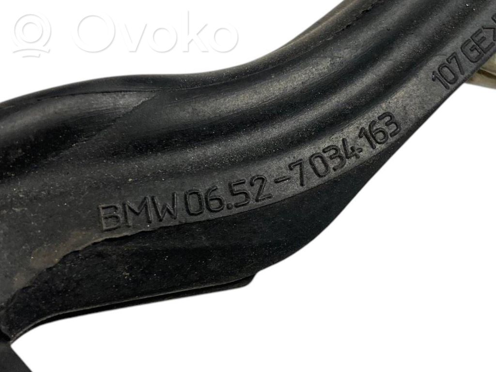 Dzinēja nodalījuma gumija