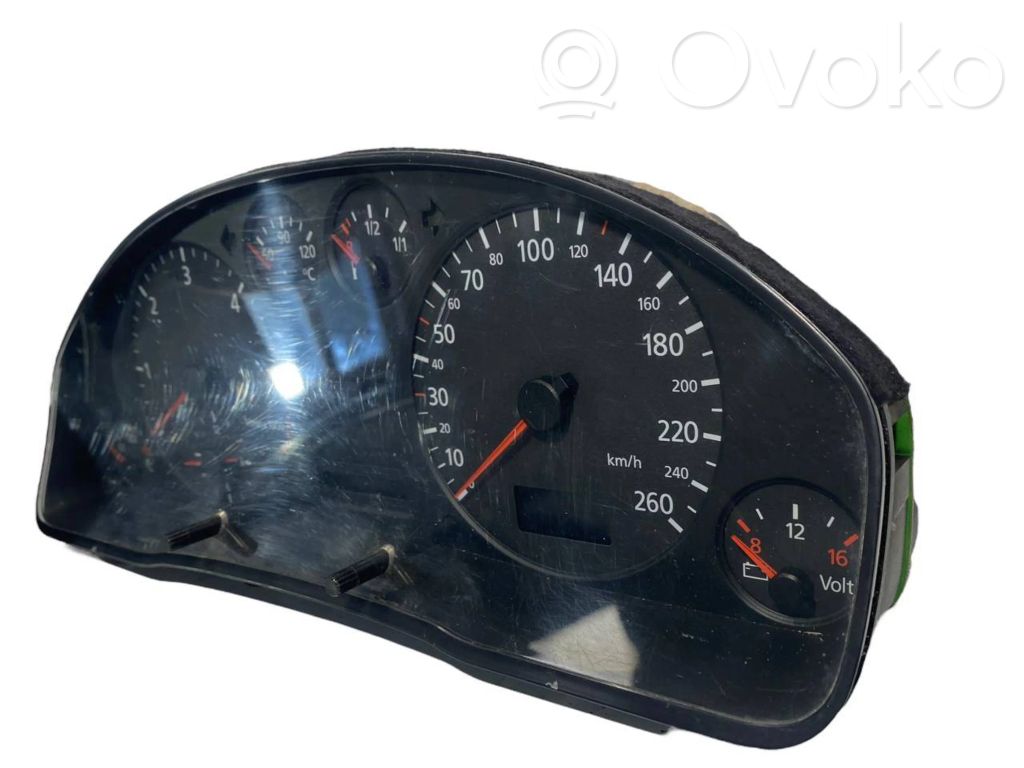 Speedometer (in the instrument panel)