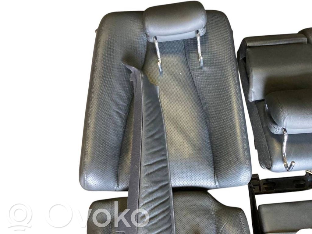 Sēdekļu komplekts