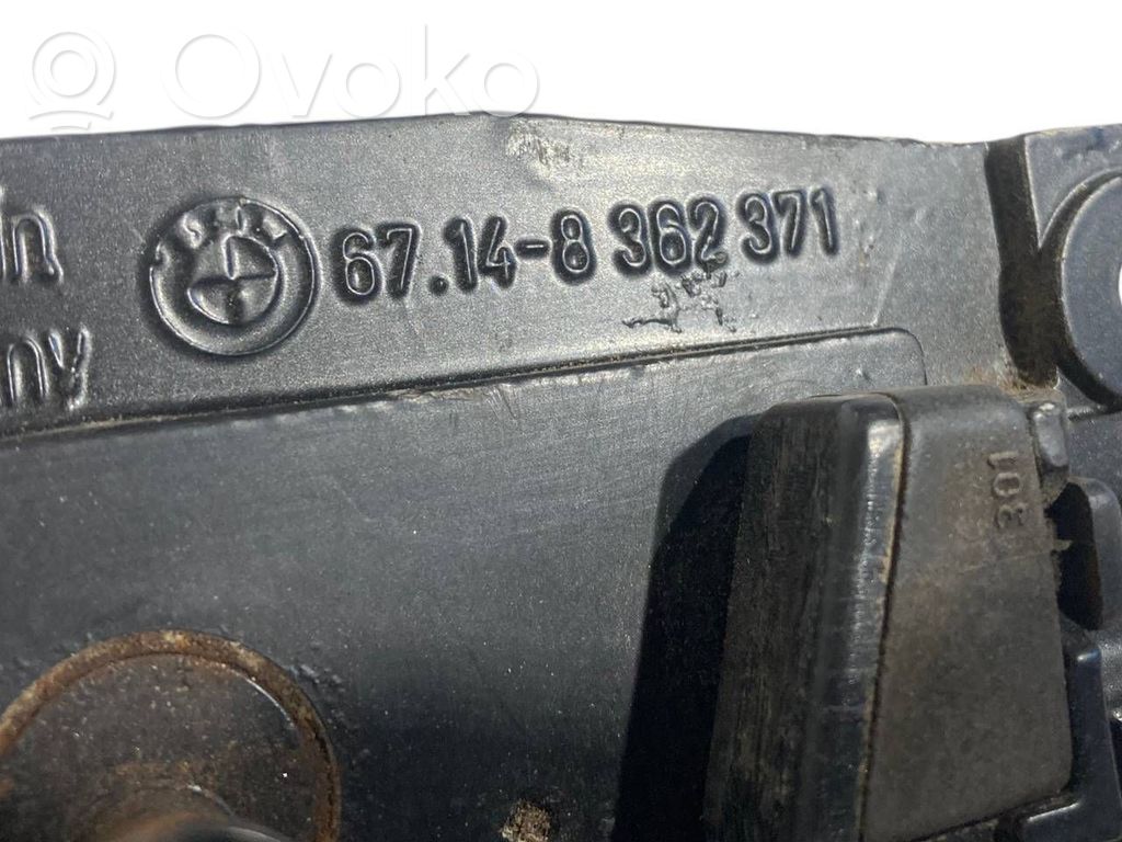 Aizmugurējā pārsega pievilcējs