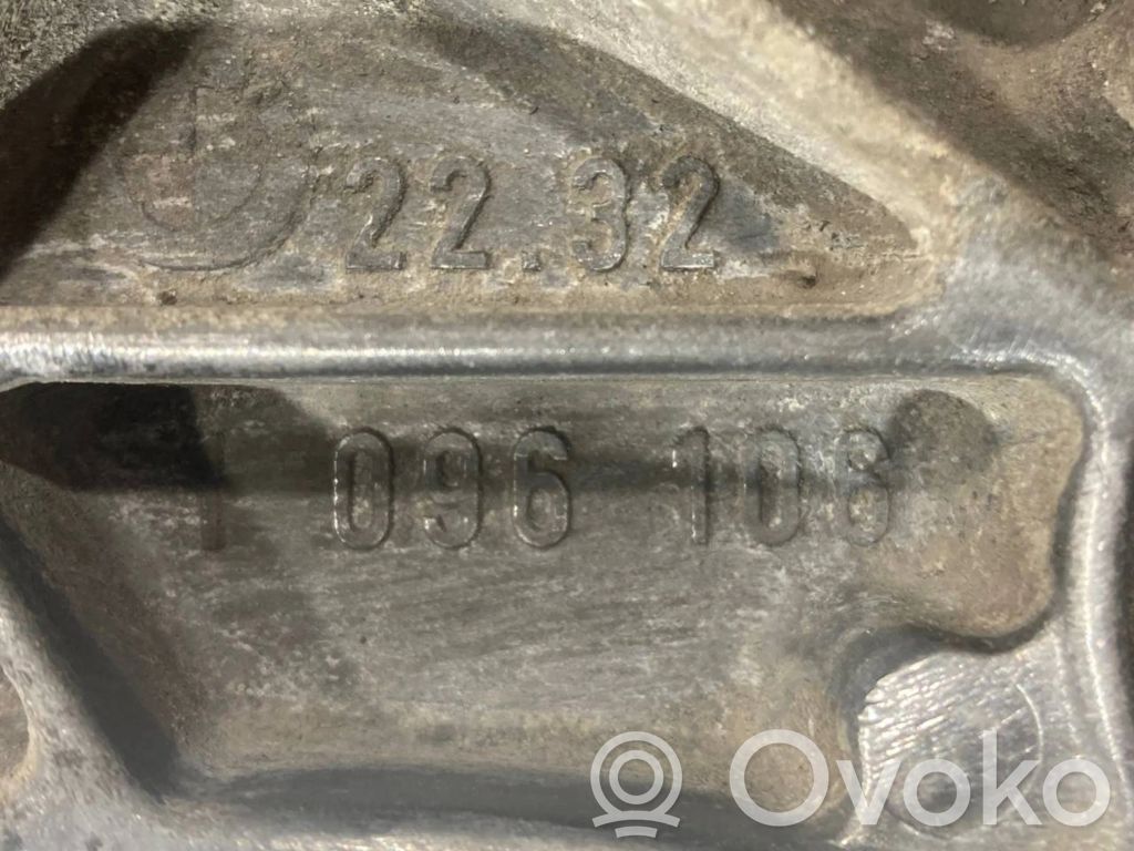 Кронштейн крепления трансмиссии