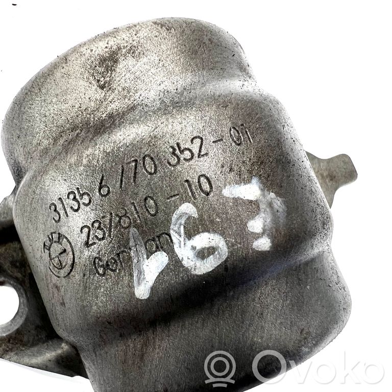 Stabilizatora stiprinājums (priekšā)