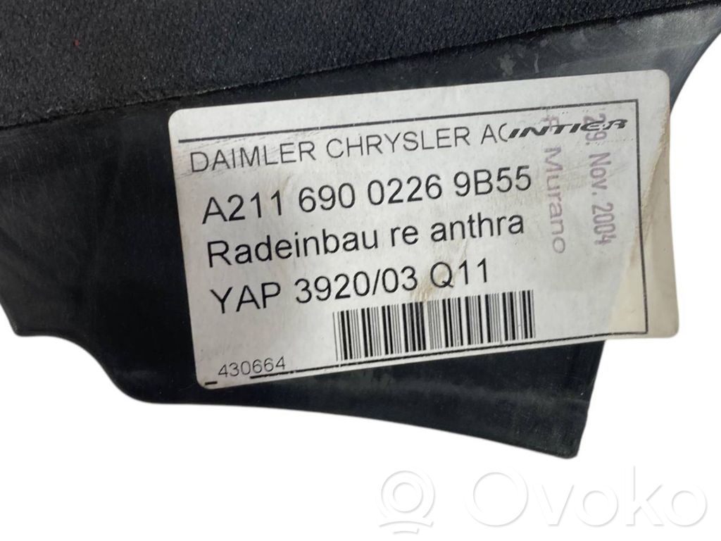 Sānu dekoratīvā apdare pie aizmugurējā sēdekļa (apakšdaļa)