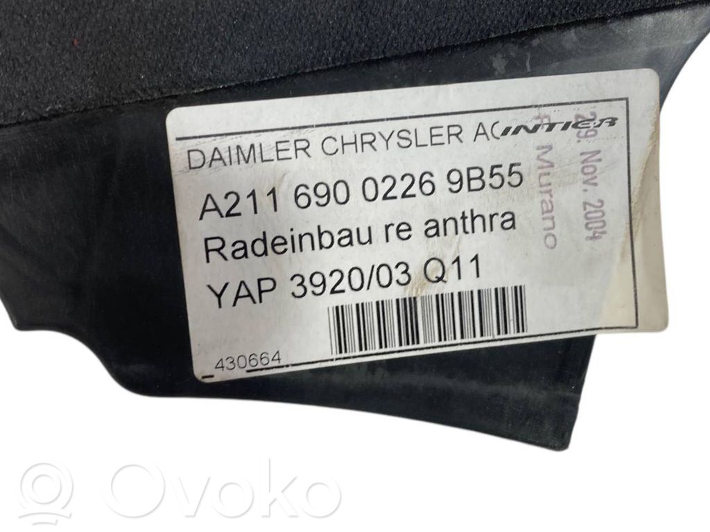 Sānu dekoratīvā apdare pie aizmugurējā sēdekļa (apakšdaļa)