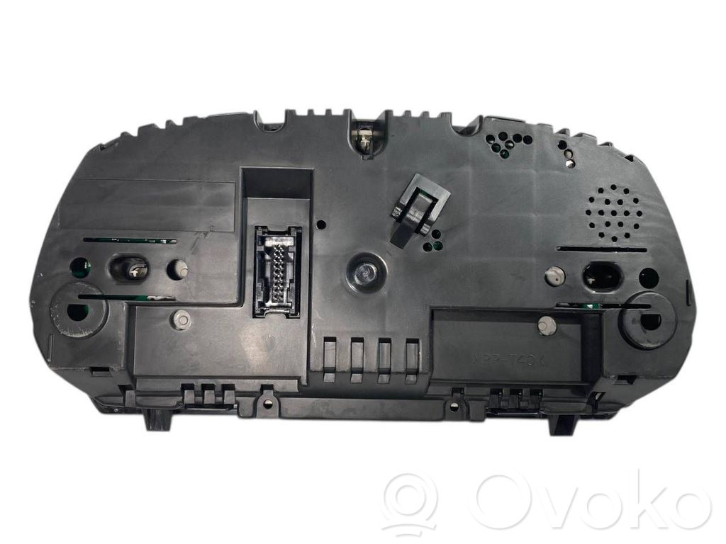 Speedometer (in the instrument panel)