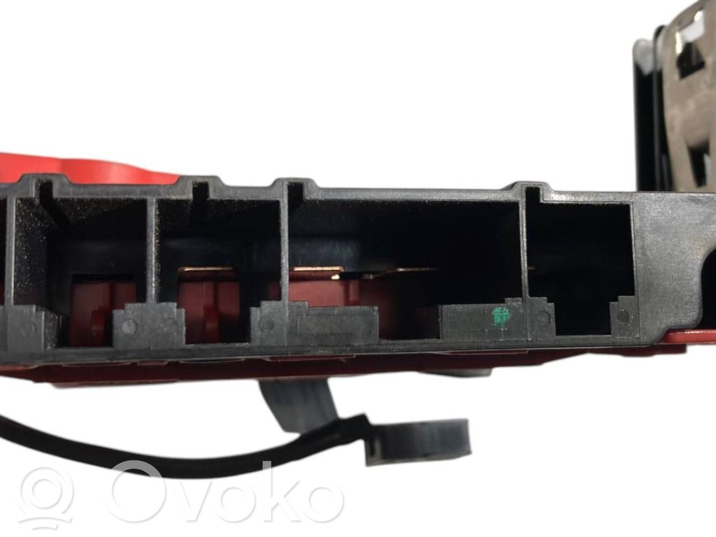 Positive wire connection assembly