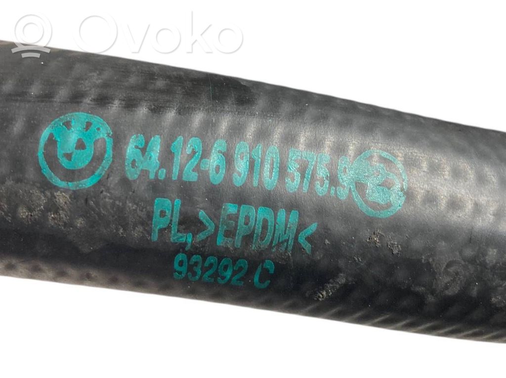 Caurulīte (-es) / šļūtene (-es)