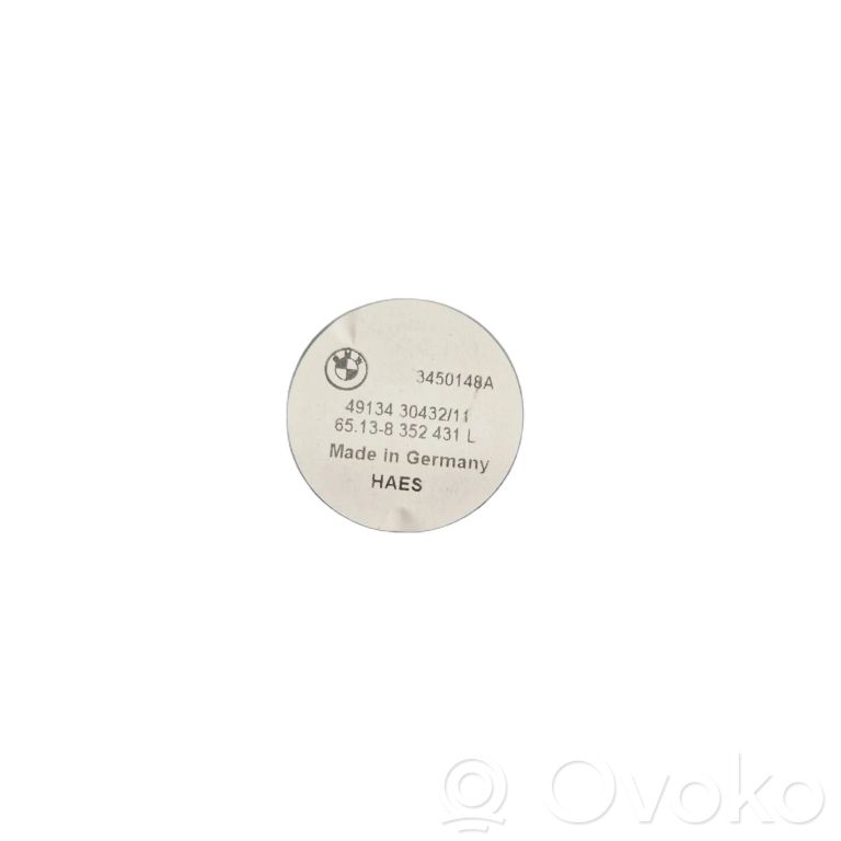 Skaļrunis (-i) priekšējās durvīs