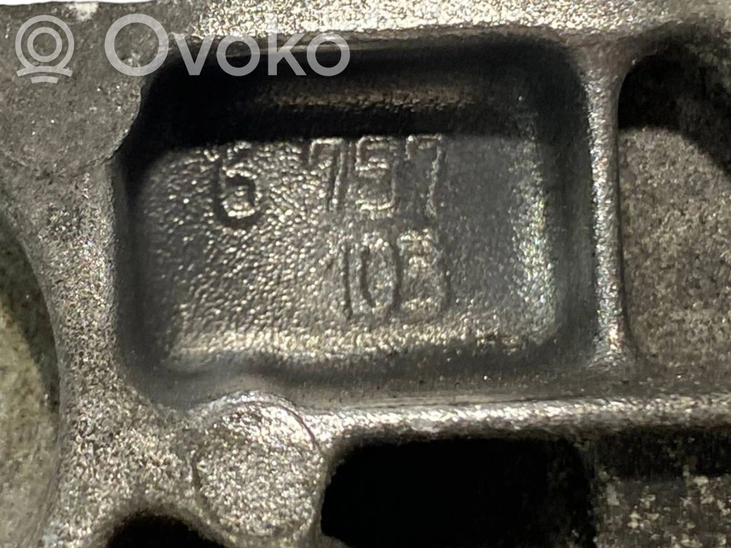 Pārnesumkārbas stiprinājuma kronšteins