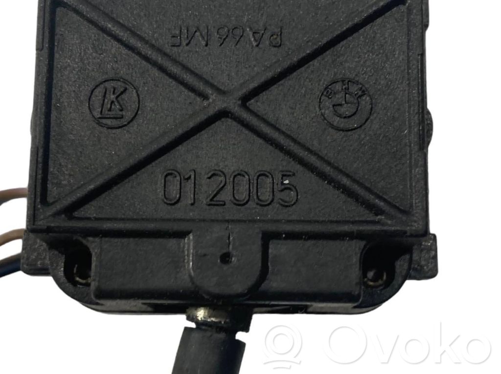 Wiper control button stalk