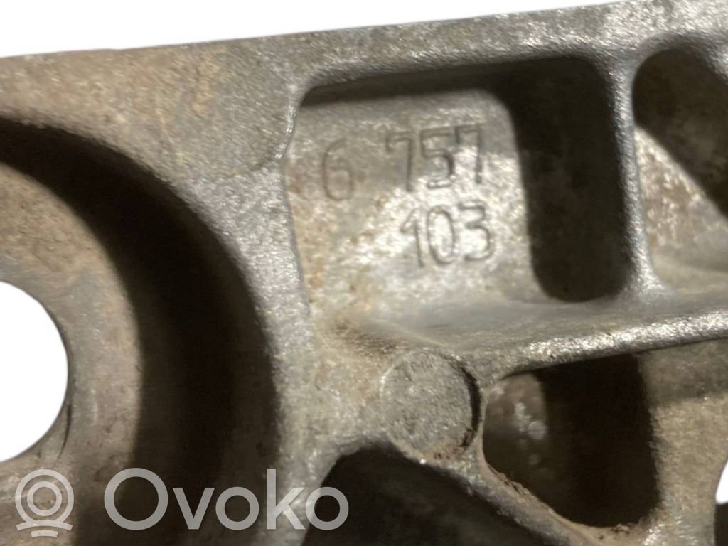 Pārnesumkārbas stiprinājuma kronšteins