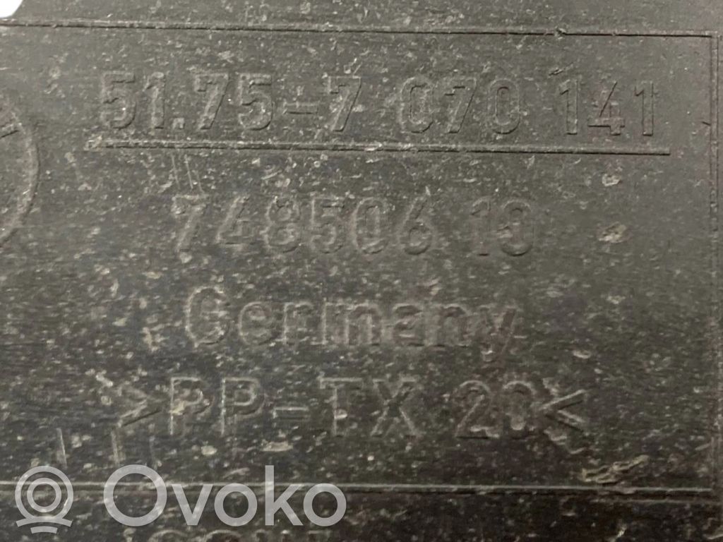 Apakšas aizsargs šasijas aizmugurējā daļā