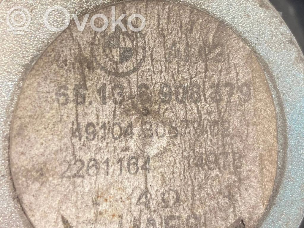 Skaļrunis (-i) priekšējās durvīs