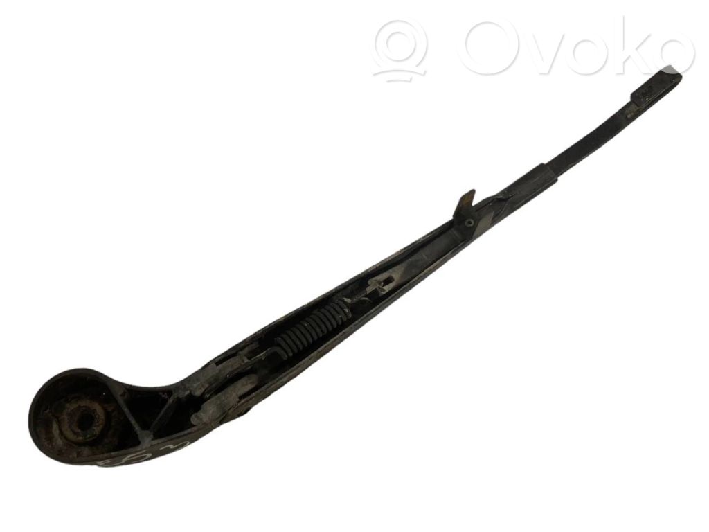 Rear window wiper arm