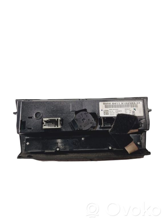Air conditioning / climate control / interior heating control unit (in the passenger compartment)