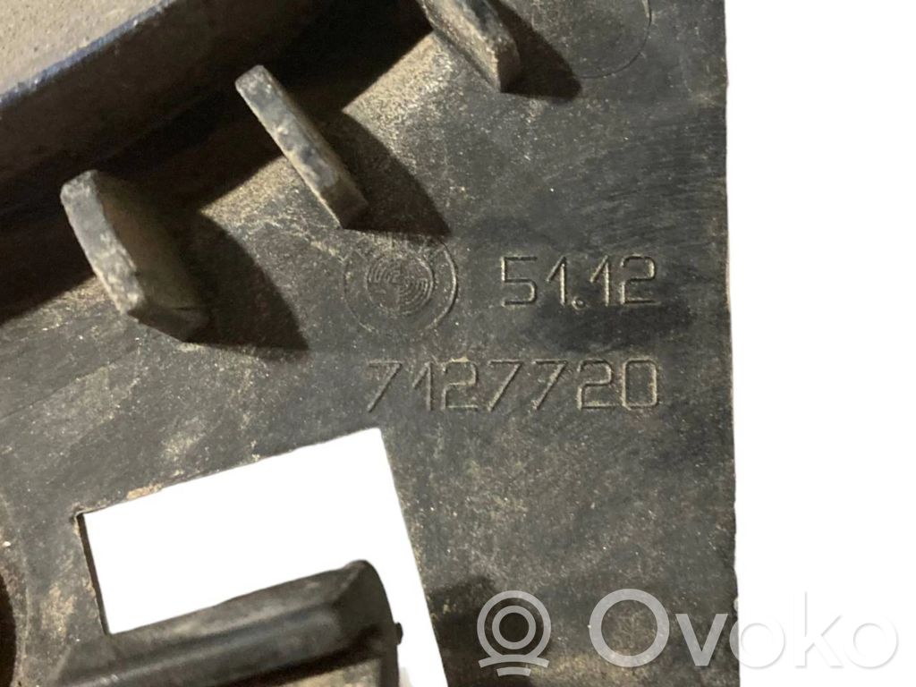 Rear bumper mounting bracket