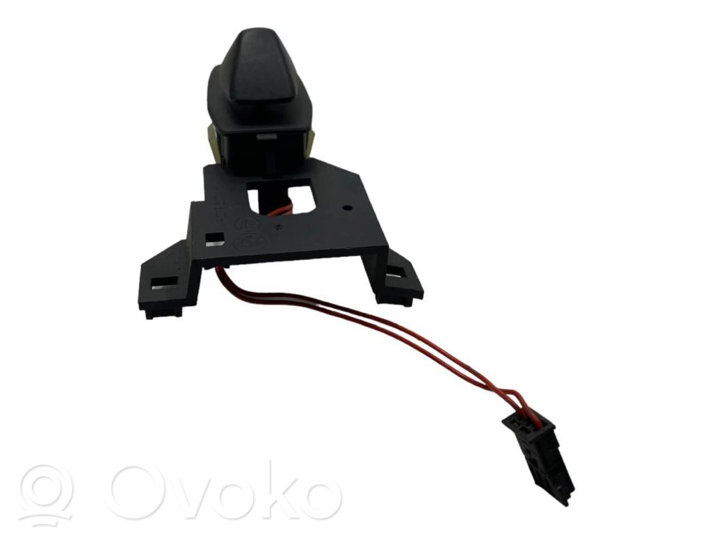 Steering wheel height control switch