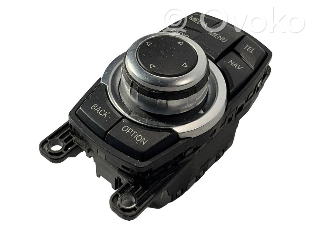 Multimedia controller