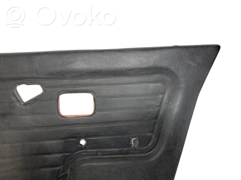 Priekšējo durvju apdare