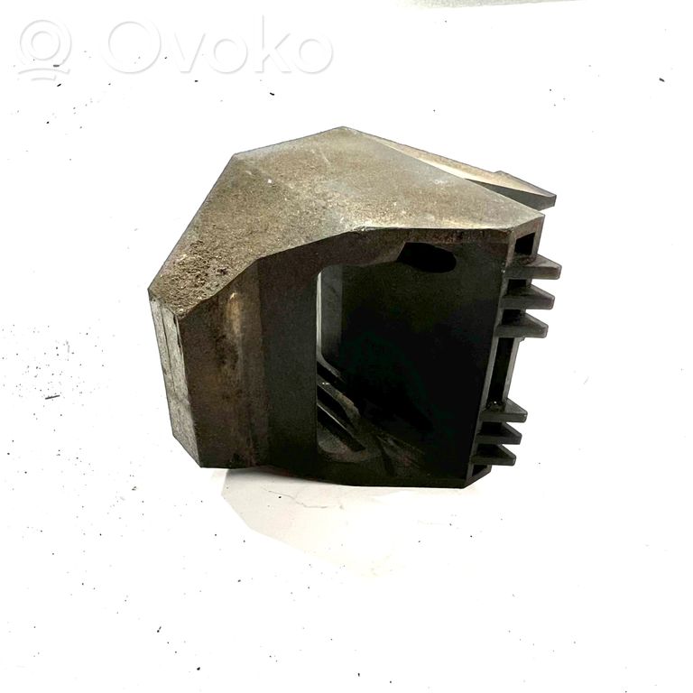 Radiatora (-u) turētājs / kronšteins