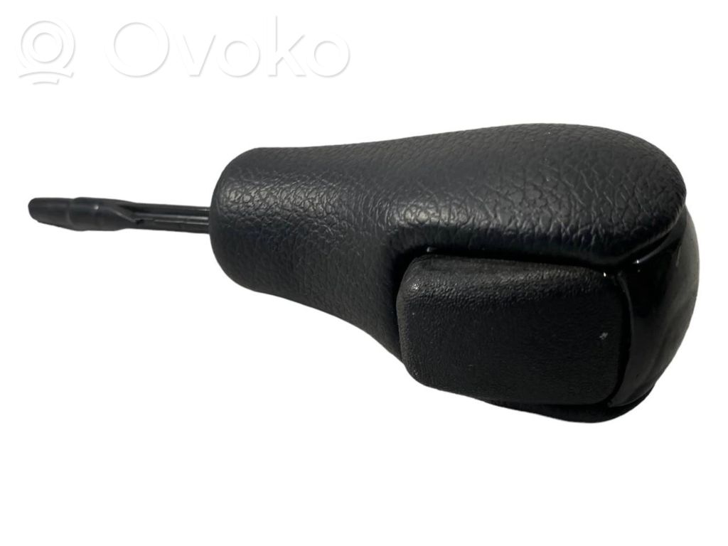 Ātrumu pārslēgšanas sviras dekoratīvā apdare (āda, uzgalis)