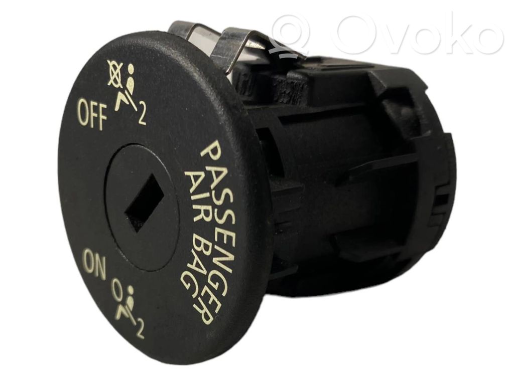 Passenger airbag switch