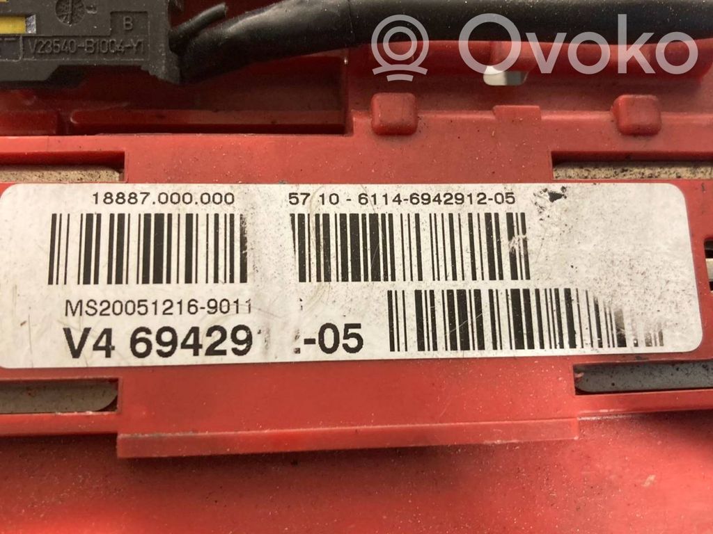 Positive wire connection assembly