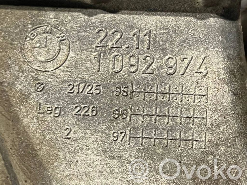 Engine mounting bracket