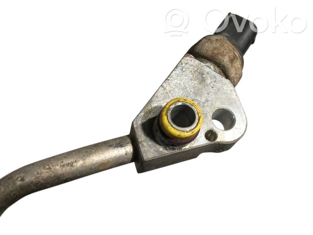Air conditioner pipe(s) / hose(s)