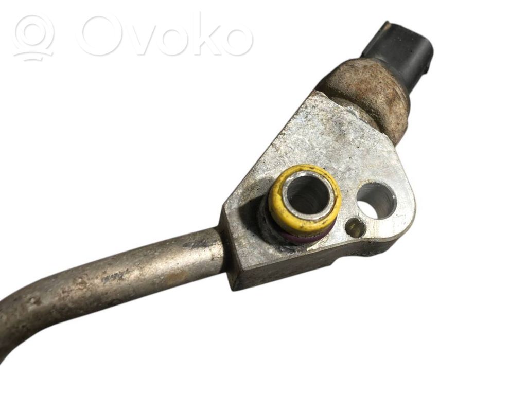 Air conditioner pipe(s) / hose(s)