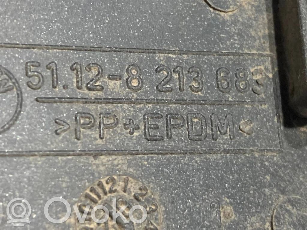 Towbar cover in bumper