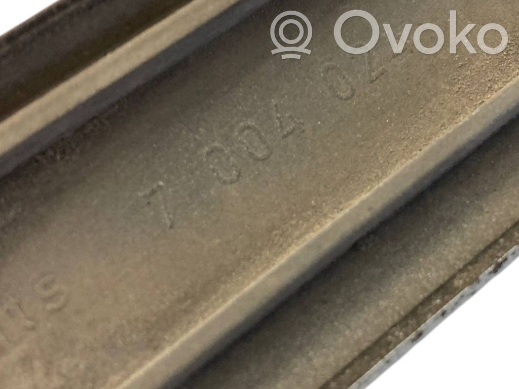 Priekšpusē durvju dekoratīvā apdare (moldings)