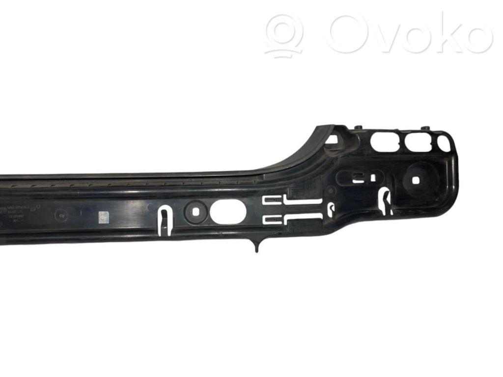 Rear bumper mounting bracket