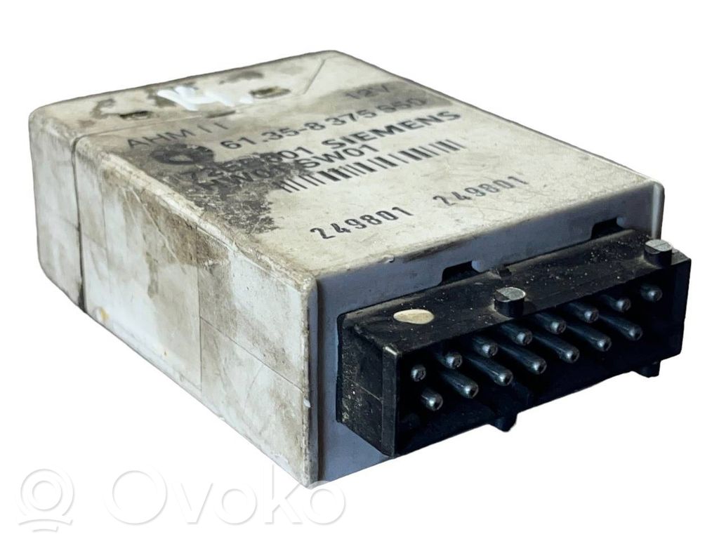 Piekabes āķa vadības bloks