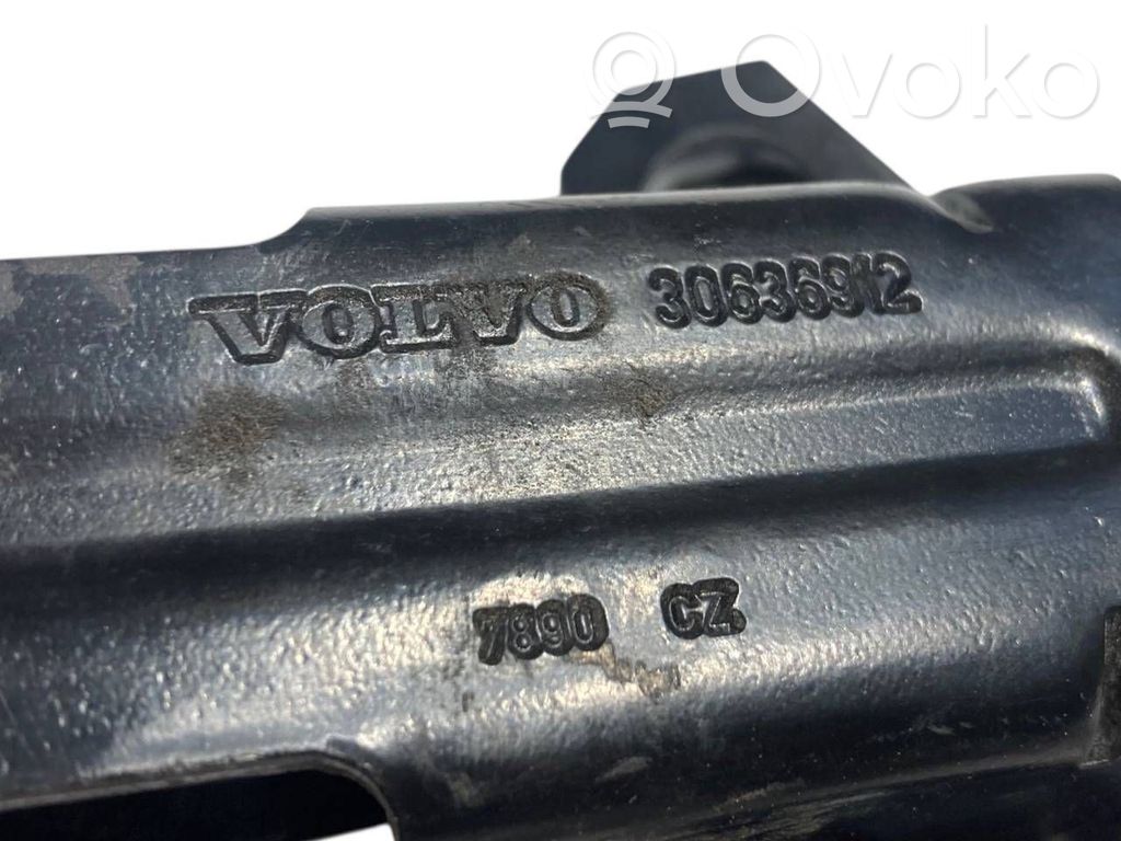 Aizmugurējā pārsega eņģe (-ess)