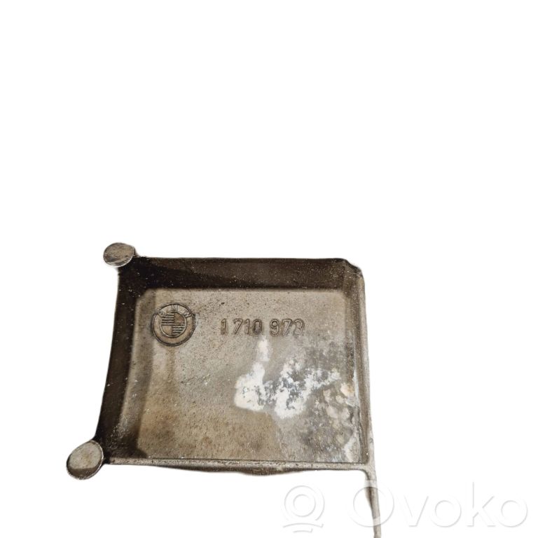 Valve cover