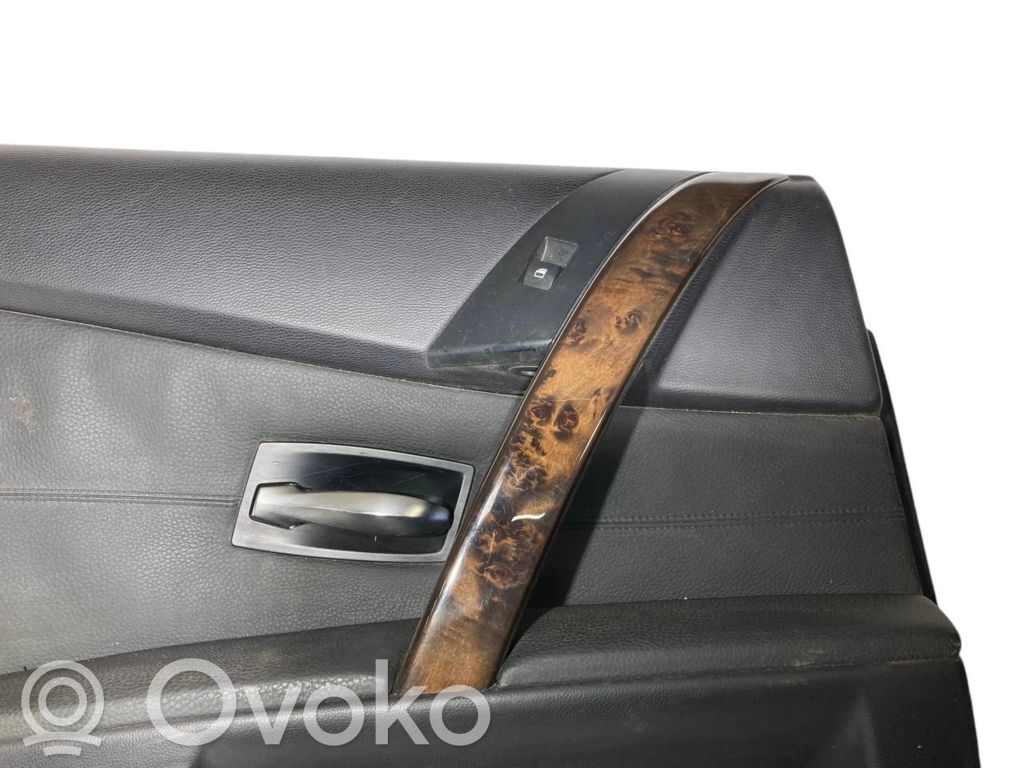 Rear door trim