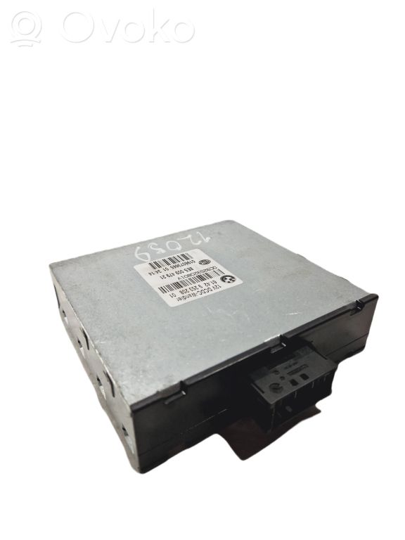 Voltage converter / converter module